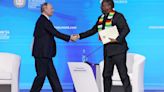 Mnangagwa pide en San Petersburgo poner fin a las sanciones económicas contra Zimbabue