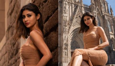 Sexy! Mouni Roy Flaunts Her Curves In Bodycon Dress, Hot Photos Go Viral; See Here - News18