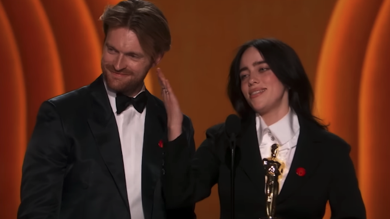 That Time Finneas Defended Billie Eilish When Fans Found A Viral Clip Of Their Mom's Friends Stint And Started Calling...