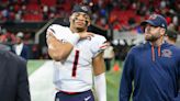 Bears QB Justin Fields on left shoulder injury: ‘The pain right now is pretty bad’