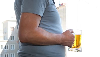 'Beer bellies' could raise risk of dementia and Parkinson's, study finds