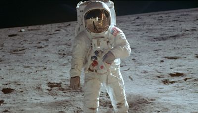 Buzz Aldrin, Apollo 11 astronaut who walked on the moon, will speak in San Diego this month
