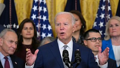 Após fechar fronteiras, Biden anuncia plano que pode conceder visto à meio milhão de imigrantes