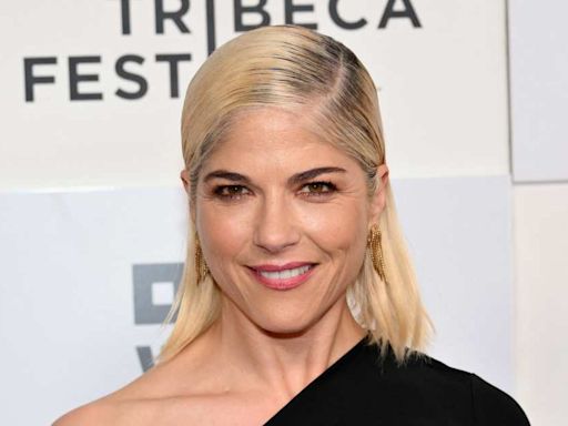 Fans Gush Over ‘Absolutely Breathtaking’ Video of ‘Glamorous’ Selma Blair Attending Paris Fashion Show