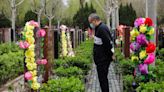 China crea la primera carrera universitaria en gestión funeraria ante el crecimiento del mercado