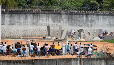 Brazil prisoners clash with police where 26 inmates were butchered