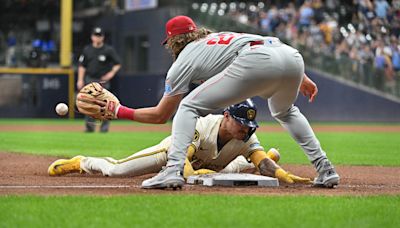 Brewers 6, Phillies 2: Complete performance lowers Milwaukee's magic number to two