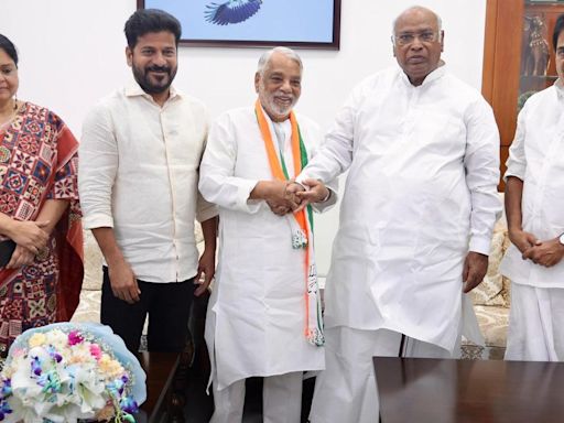 Keshava Rao returns to Congress after a decade as Kharge welcomes him back