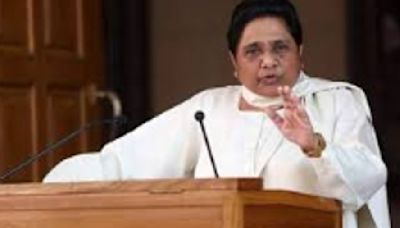 Mayawati appeals to Dalits to refrain from voting for Congress, BJP