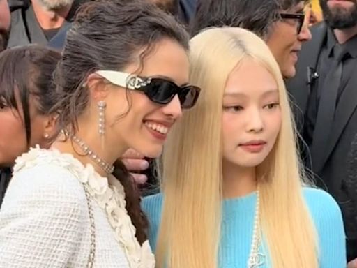 The Internet Thrashes Margaret Qualley For Commenting On BLACKPINK's Jennie's Blonde Hair: "Racially Insensitive"