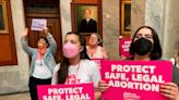 Votantes de Kentucky rechazan enmienda contra el aborto