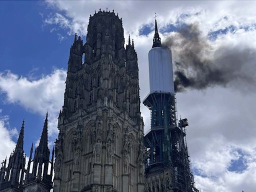 Importante incendio en la catedral gótica de Rouen - Diario Hoy En la noticia