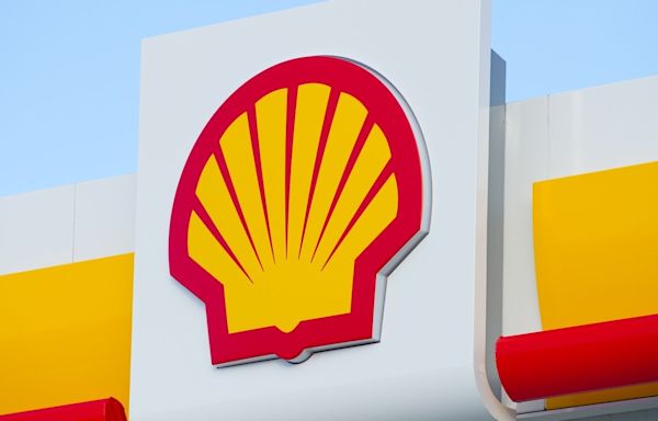 Shell cuts offshore wind unit to sharpen focus on oil and gas business