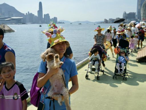 維港海濱帽子巡遊預早慶祝復活節 一家大細盛裝打扮細賞海景溫馨寫意