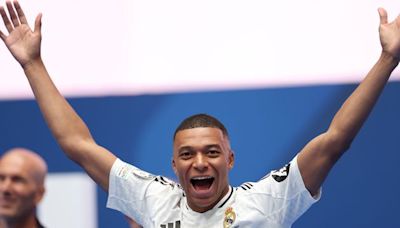 ‘I knew that my destiny was to play for Real Madrid’ – Kylian Mbappe unveiled at the Bernabeu