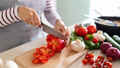 The 2 Factors To Prioritize When Buying A Cutting Board