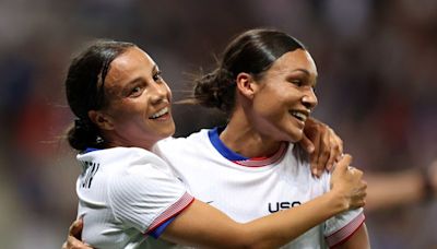 Swanson logra un doblete récord en el estreno de la selección femenina de fútbol de EEUU en los JJOO