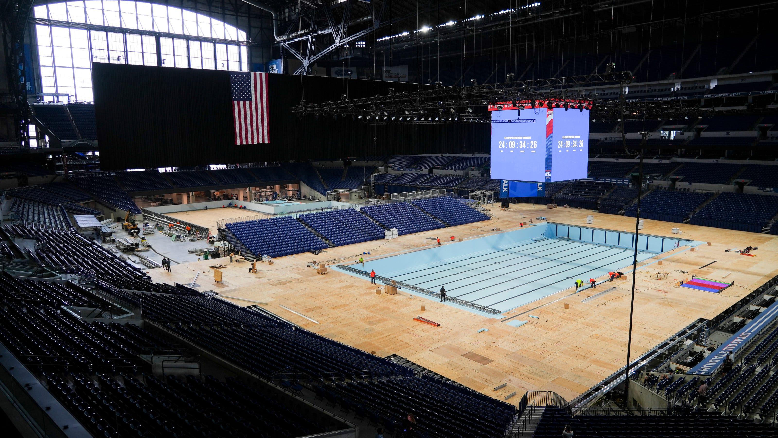 Watch as Lucas Oil Stadium builds a pool for the USA Olympic swim team trials