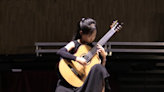 Una niña de nueve años procedente de China impresiona en un concurso de guitarra