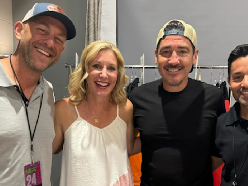 HGTV Stars Dave and Jenny Marrs Show Support for Jonathan Knight at NKOTB Concert