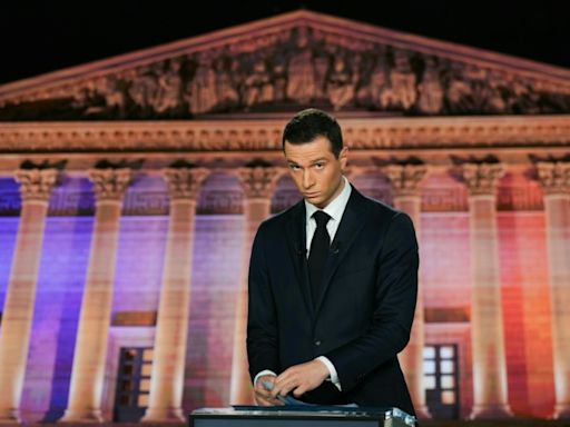 France votes in snap polls as far right eyes power