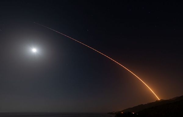 SpaceX to launch 2nd batch of next-gen US spy satellites tonight