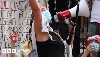 Gaza protests: Oxford University students deliver Gaza demands