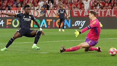 Vinicius, con una definición ejemplar y luego de una gran asistencia de Kroos, marcó el 1-0 para Real Madrid ante Bayern Munich