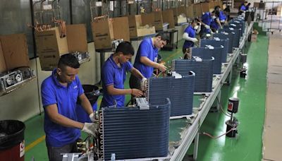 Produção industrial recua 0,9% em maio, aponta IBGE Por Investing.com
