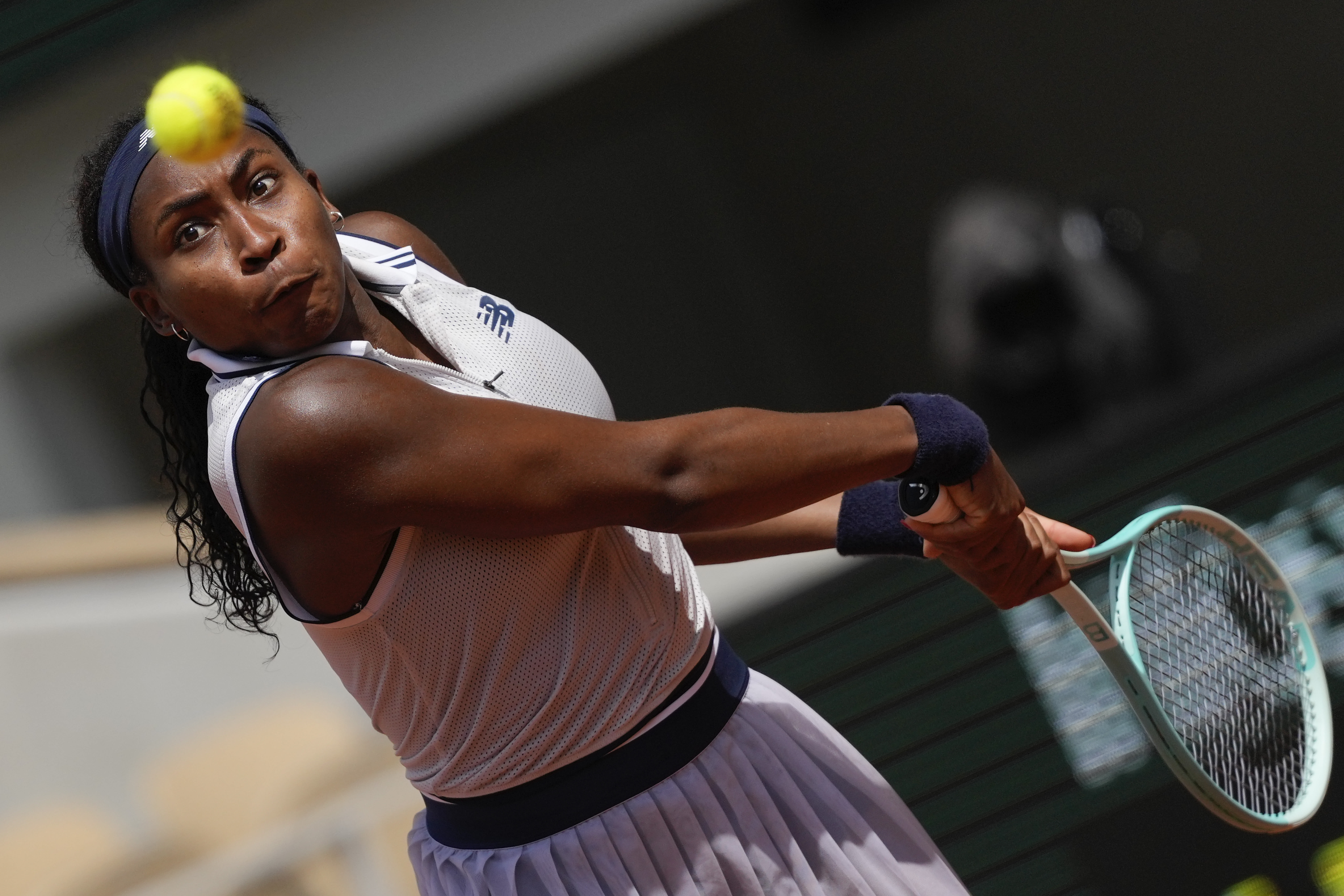 French Open 2024 live updates: Coco Gauff, Iga Swiatek square off in semifinal matchup at Roland Garros