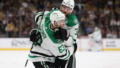 Johnston scores again and Stars beat Golden Knights 4-2 in Game 4 to even series