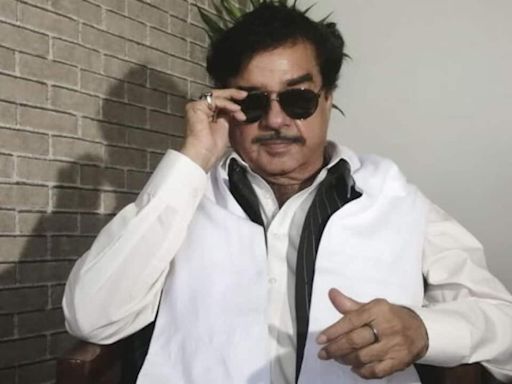 Shatrughan Sinha discharged from Kokilaben hospital, denies surgery rumours stating, "If I had surgery, wouldn't I know?"