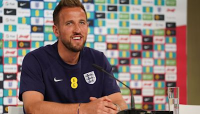 'I'll talk to my agent' says Kane as he's offered transfer in press conference