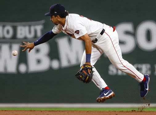 Red Sox shortstop David Hamilton exits with left side discomfort in the fourth inning - The Boston Globe