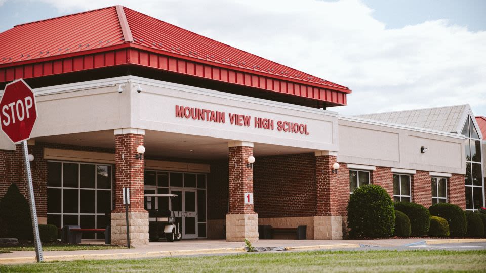 Virginia school board votes to restore Confederate names to two schools