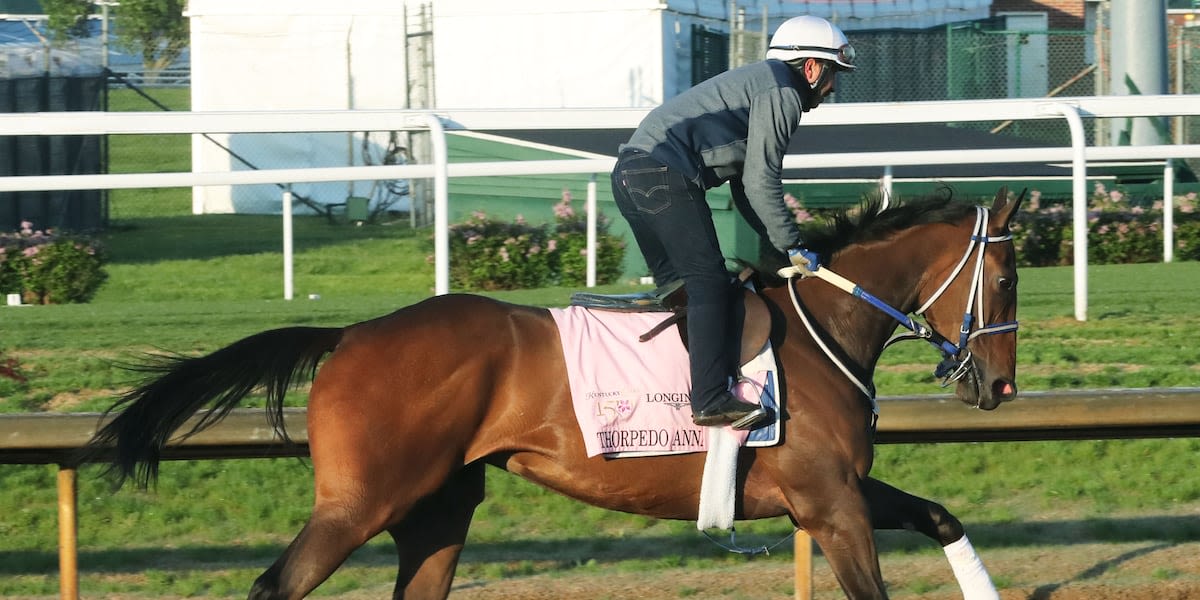 Thorpedo Anna wins the 150th Kentucky Oaks