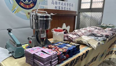 田埂伏擊！高市刑大夜襲 截獲千包毒品咖啡包