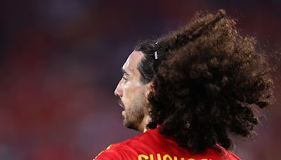 La prensa alemana clama "furiosa" contra España por el penalti que no pitó el arbitro por la mano de Cucurella