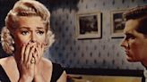 Imitación de la vida: el guiño a un cambio de época, la escena que desató una crisis en Lana Turner y la despedida de un director sin lugar