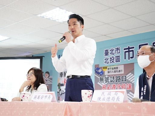 李四川選新北市長民調高 蔣萬安高歌：抱緊我，問我