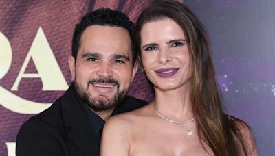 Luciano Camargo posa com a esposa em pré-estreia de clipe - OFuxico