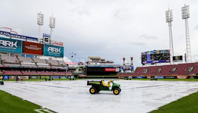 Watch: Cincinnati Reds' grounds crew member rescued from GABP 'tarp monster'