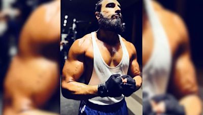 New Dad Ranveer Singh Keeps Himself Busy At The Gym With A Weighted Workout