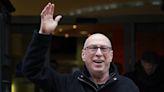 Ken Bruce final Radio 2 show – as it happened: DJ says goodbye as fans and fellow stars share emotional tributes