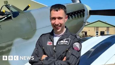 Red Arrows pay tribute to Spitfire crash pilot