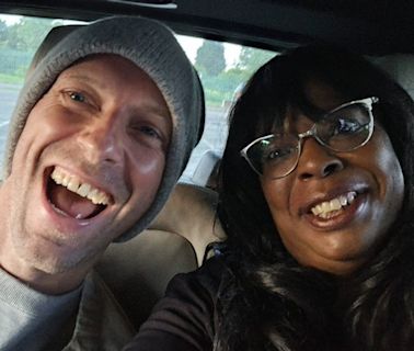 Auf dem Weg zum Konzert: Chris Martin von Coldplay nimmt behinderten Fan im Auto mit