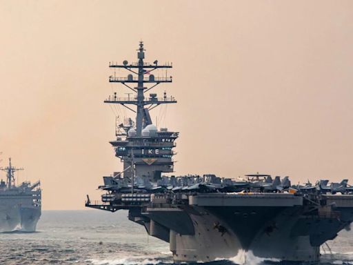 Los hutíes dicen haber atacado el portaaeronaves 'USS Dwight D. Eisenhower' tras los bombardeos contra Yemen