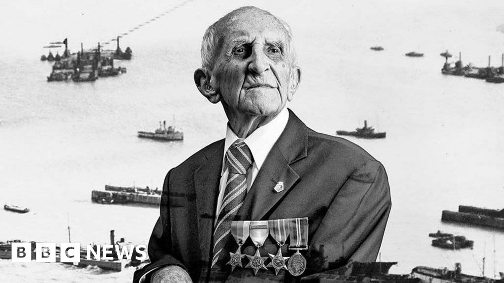 Blackpool D-Day veteran recalls Omaha Beach 'slaughterhouse'