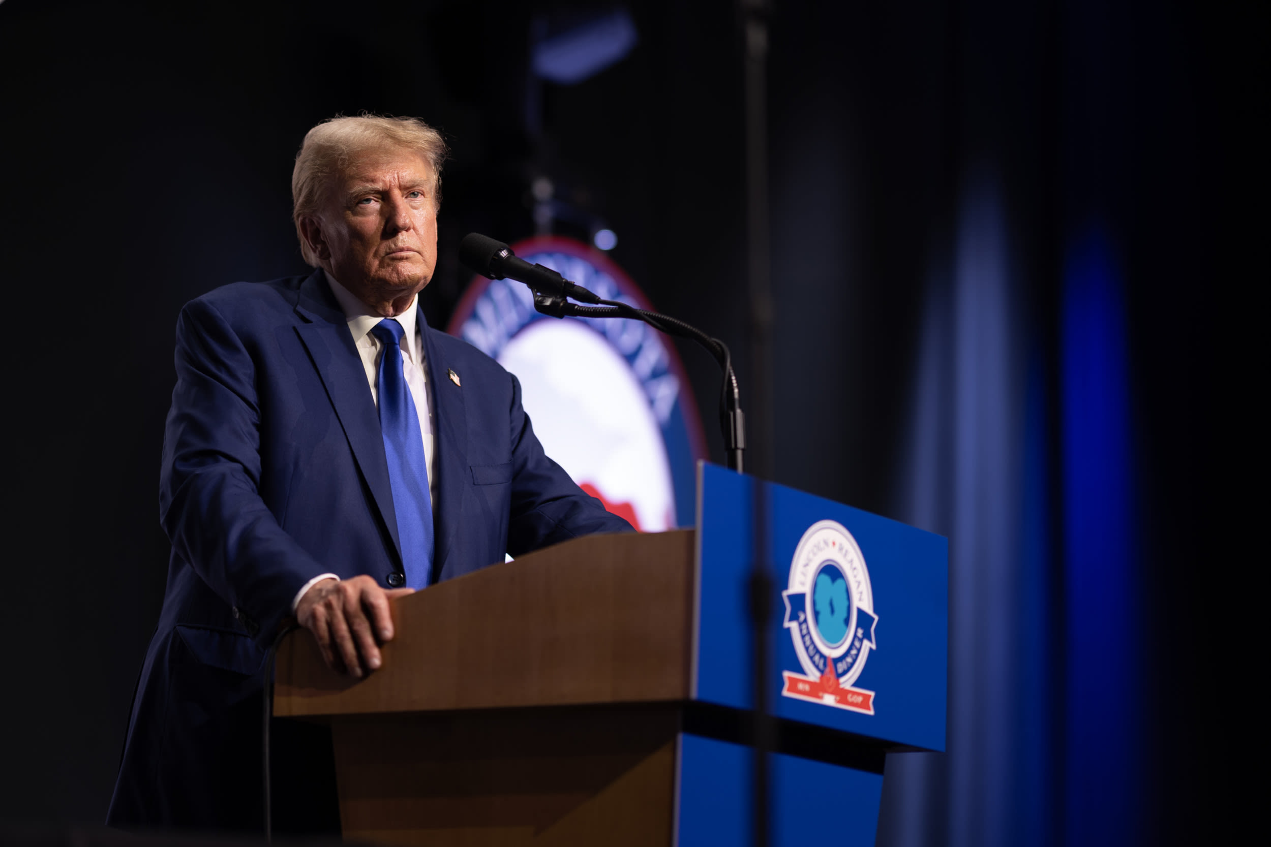 Donald Trump blames "crappy contractor" after onstage wobble