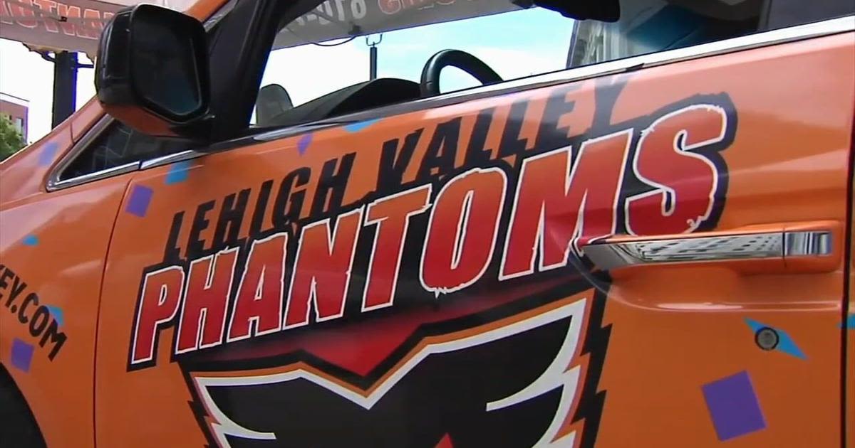 T-shirts, towels, tickets, oh my! Phantoms rally crowds for Wednesday night's must-win home game